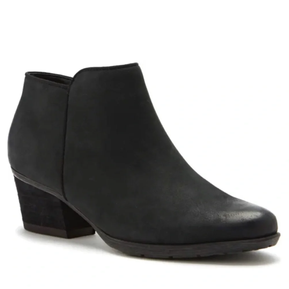 NEW Blondo Black Villa Waterproof Ankle Boots Size 8 US $152